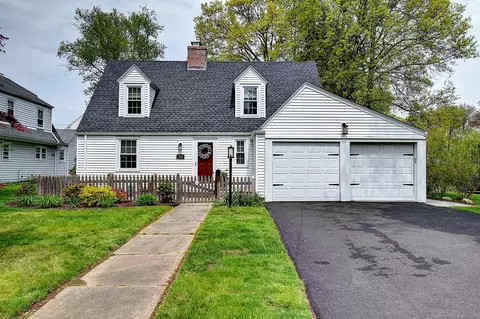 538 Fern St, West Hartford, CT 06107