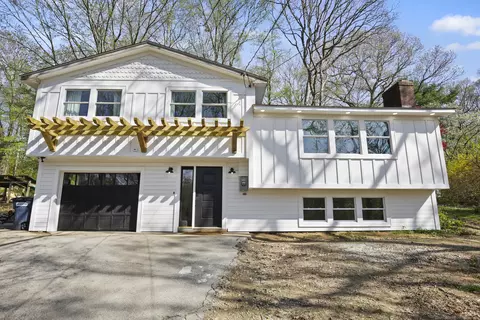 52 Stonybrook Rd, Ledyard, CT 06335
