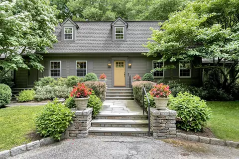 27 N Valley Rd, Ridgefield, CT 06877