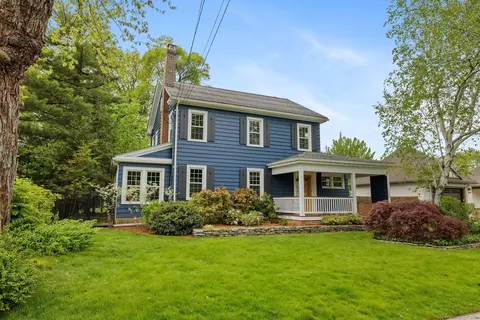 135 Four Mile Rd, West Hartford, CT 06107