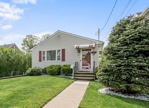 36 Queen St, New Britain, CT 06053