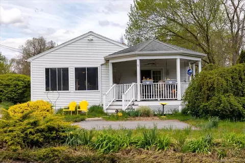 27 Otrobando Ave, Norwich, CT 06360