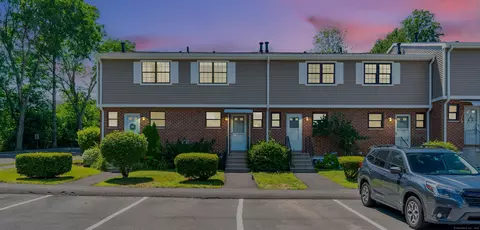 343 Hampton Ct #343, Newington, CT 06111