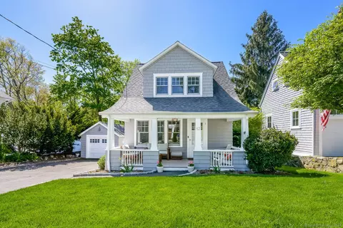 13 Raymond Hts, Darien, CT 06820