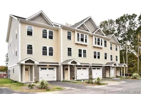 48 Village Xing #48, East Lyme, CT 06357