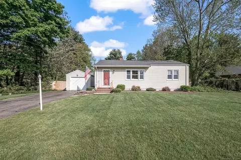 9 Pequot Ave, North Haven, CT 06473