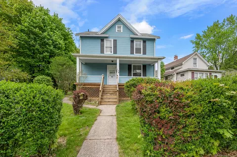 139 Oak St, Meriden, CT 06450