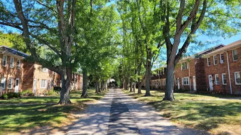 30 Diamond Ave #18, Plainville, CT 06062