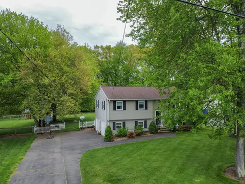 240 Wonx Spring Rd, Southington, CT 06479