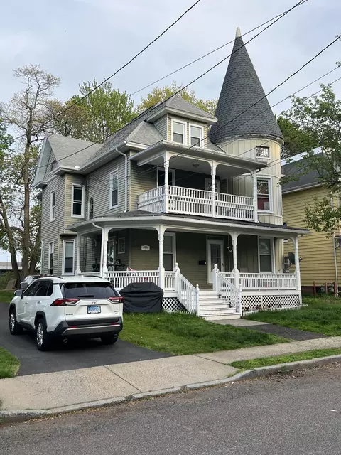 75 Wilcox Ave, Meriden, CT 06451
