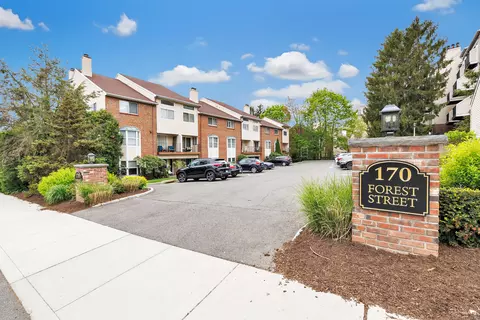 170 Forest St #9, Stamford, CT 06901