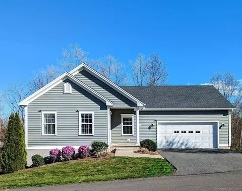 57 Chapman Chase Chase, Windsor Locks, CT 06096