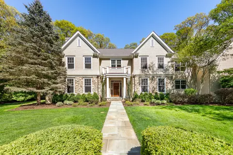 7 Huckleberry Hill Rd, Wilton, CT 06897