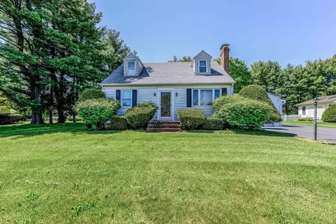 32 Ridge Rd, Wallingford, CT 06492