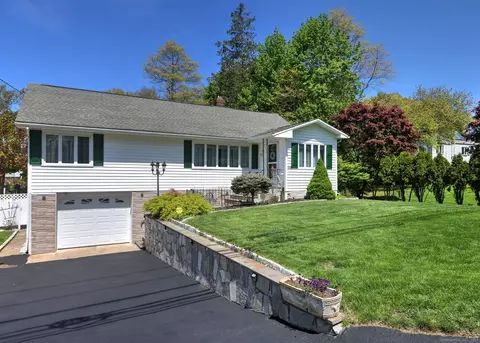 1012 Naugatuck Ave, Milford, CT 06461