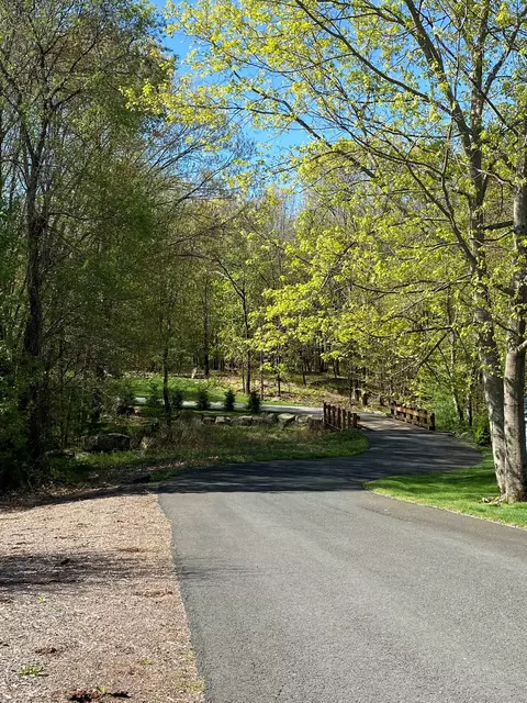 20 Trevor Ct, Manchester, CT 06040