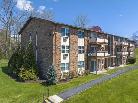 45 Jefferson Rd #6-10, Branford, CT 06405