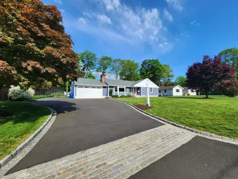 3 Mill Brook Dr, Norwalk, CT 06851