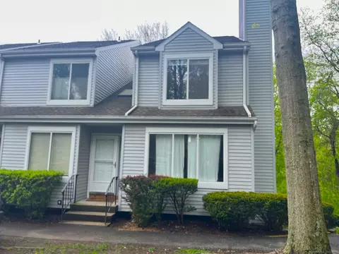 20 E Pembroke Rd #32, Danbury, CT 06811