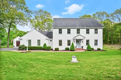 7 Purdy Station Rd, Newtown, CT 06470