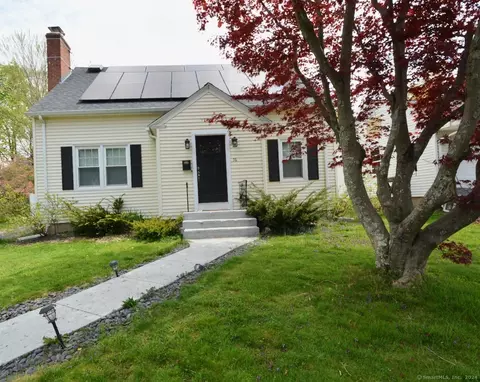 76 Hunting Hill Ave, Middletown, CT 06457