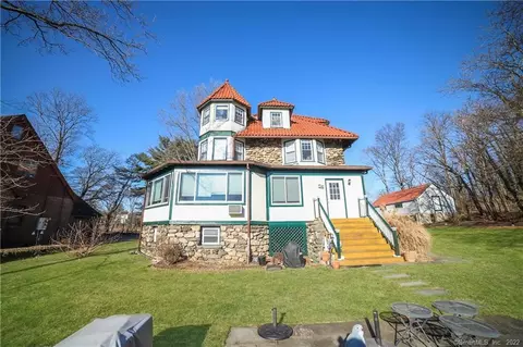 56 Ritch Ave W, Greenwich, CT 06830