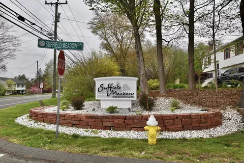 55 Suffield Meadow Dr #55, Suffield, CT 06078