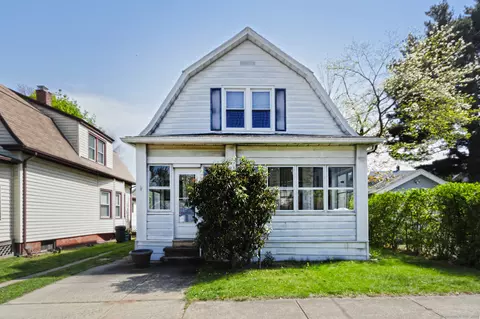 68 Walnut St, West Haven, CT 06516