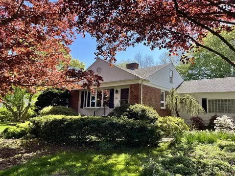 536 Ferry Rd, Orange, CT 06477