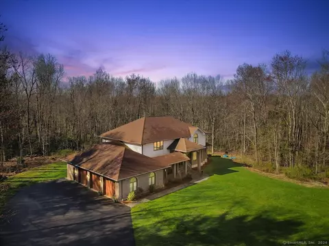 593 Park Road Ext, Middlebury, CT 06762