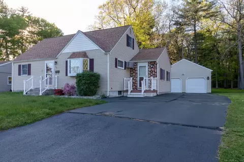 26 Magnolia Dr, Enfield, CT 06082