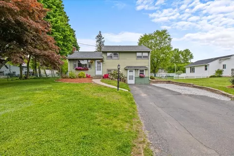 7 Highland Dr, Wallingford, CT 06492
