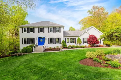 5 Old Farm Hill Rd, Newtown, CT 06470