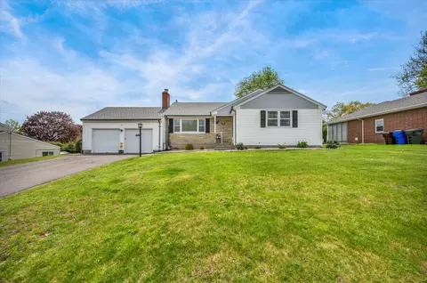102 Crest St, Wethersfield, CT 06109