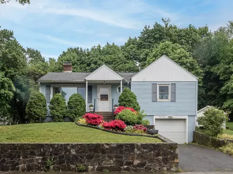 43 Jefferson Ave, Danbury, CT 06810