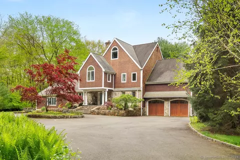 10 Pinefield Ln, Weston, CT 06883