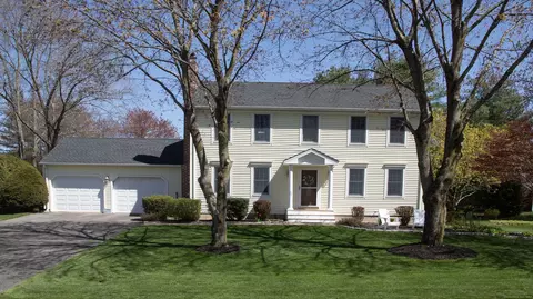 20 Round Hill Rd, Cheshire, CT 06410