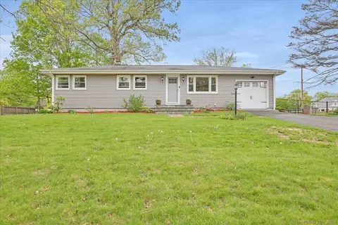 141 Crystal Lake Rd, Middletown, CT 06457