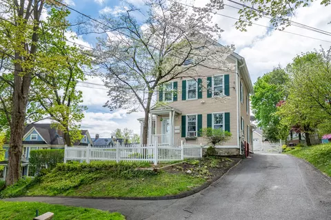 4 Pleasant St, Danbury, CT 06810