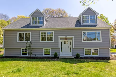 189 Liberty St, Pawcatuck, CT 06379