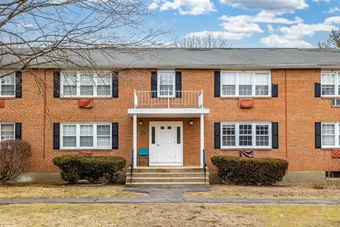 9 Grandview Dr #45D, Farmington, CT 06032