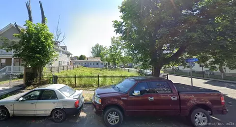390 Carroll Ave, Bridgeport, CT 06607