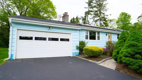 1649 Shepard Ave, Hamden, CT 06518