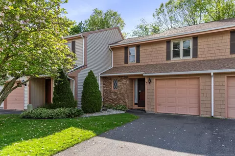 35 Basswood Ct #35, Rocky Hill, CT 06067