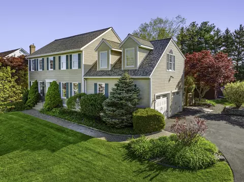 66 Malvern Hill Rd, Watertown, CT 06795