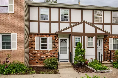 129 E Gate Ln #129, Hamden, CT 06514