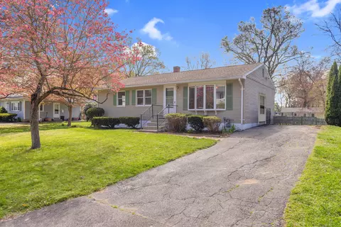 6 Redwood St, Enfield, CT 06082