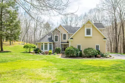 6 Rodney Ln, New Milford, CT 06776