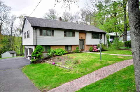 735 Avery St, South Windsor, CT 06074