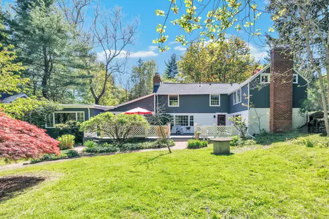 16 Brookside Dr, Easton, CT 06612